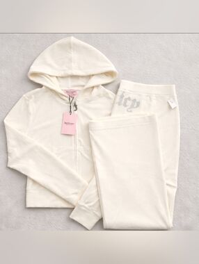 Juicy Couture Oyster (Ivory) Velour Hoodie & Pants Set - L